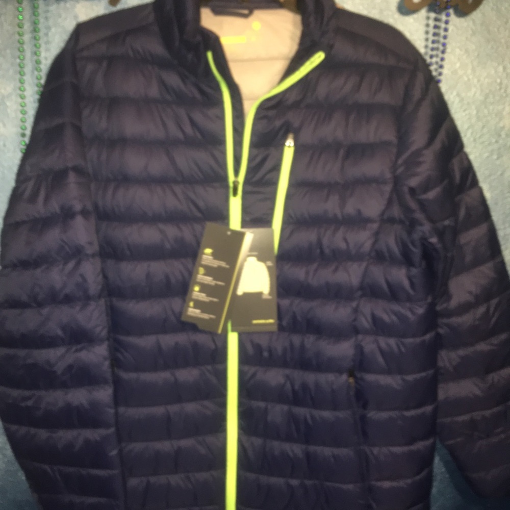 Xersion Packable Puffer Jacket ~ Seahawks Colors